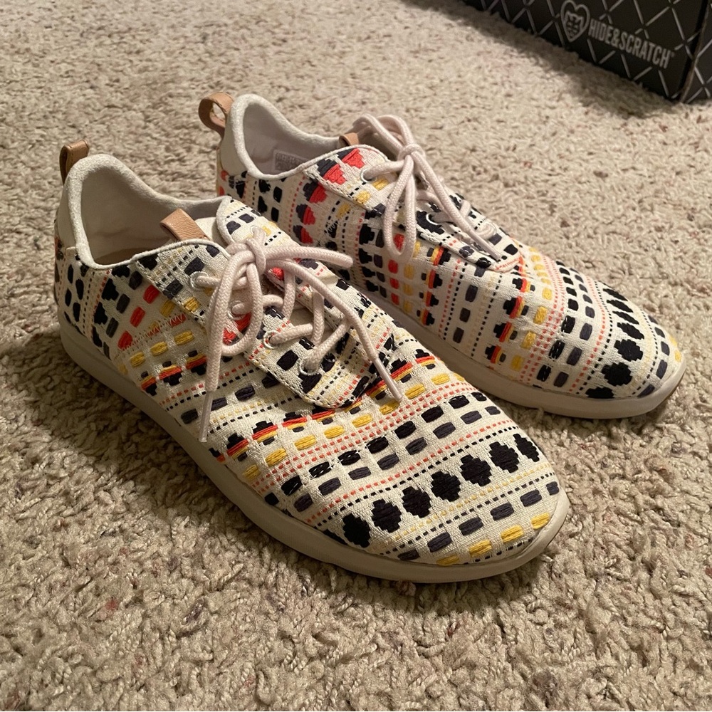 NEW Toms Multicolor Patterned Sneakers